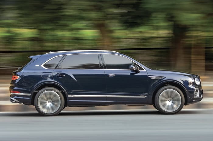 Bentley Bentayga EWB side action